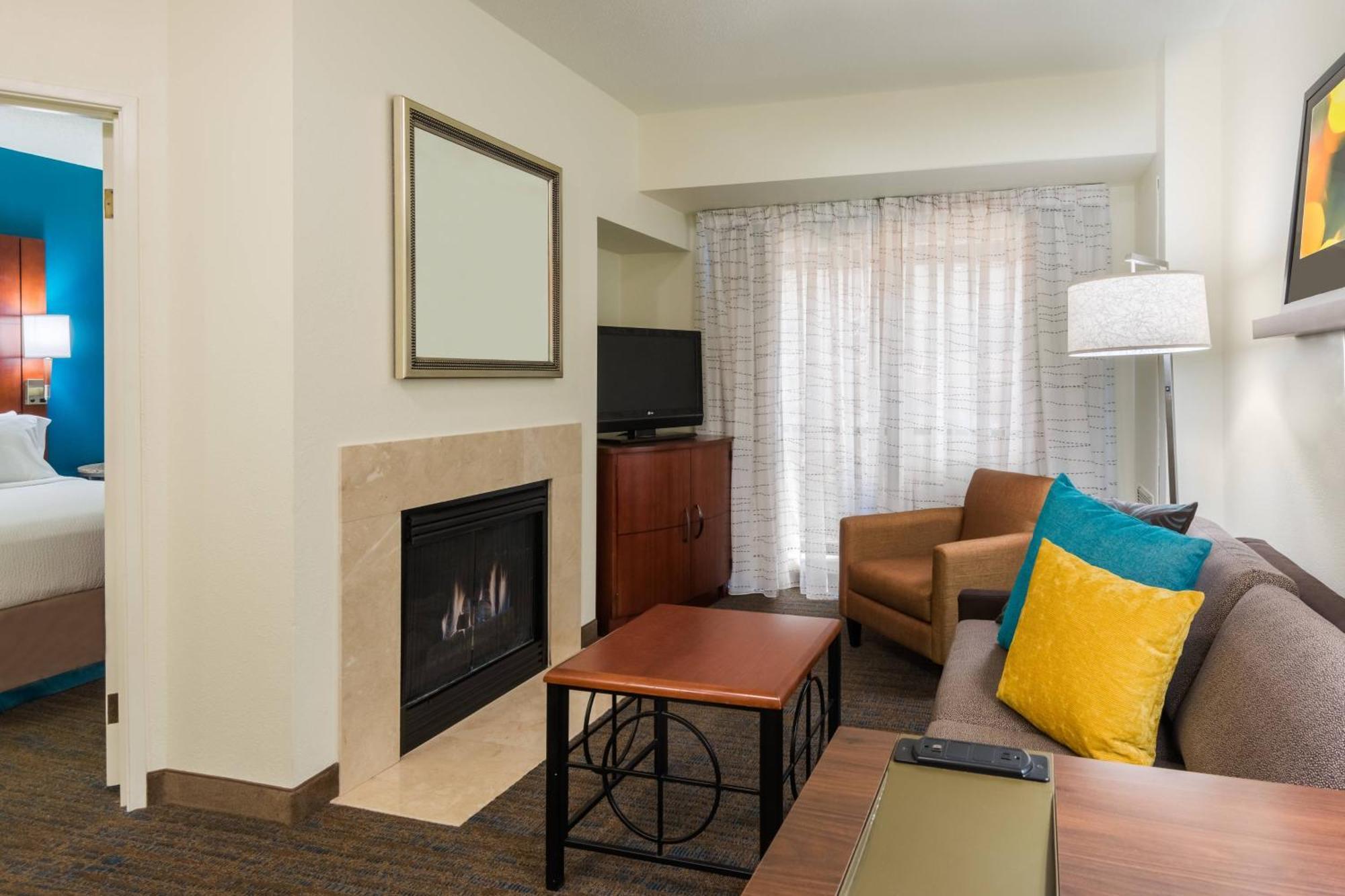 Downtown 3*