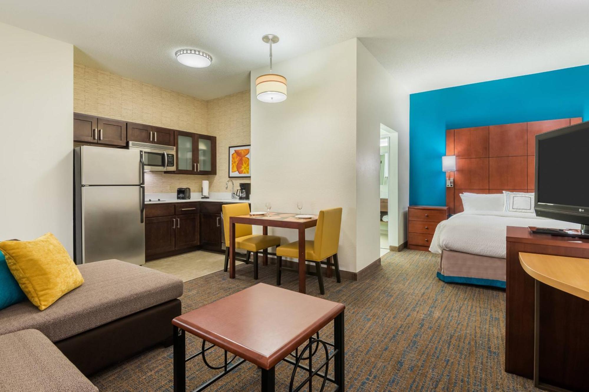 Downtown Hotel 3*