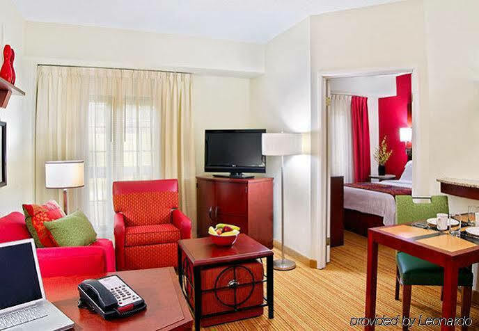 Downtown 3*